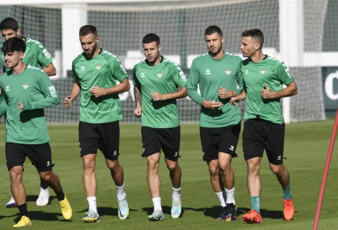 Guido Rodríguez, en el entrenamiento (Foto: Kiko Hurtado)