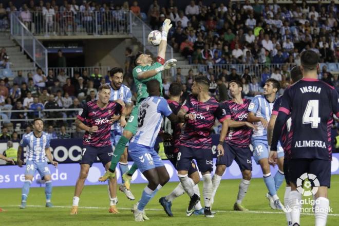 Cantada de Mariño en el Málaga-Sporting (Foto: LaLiga).