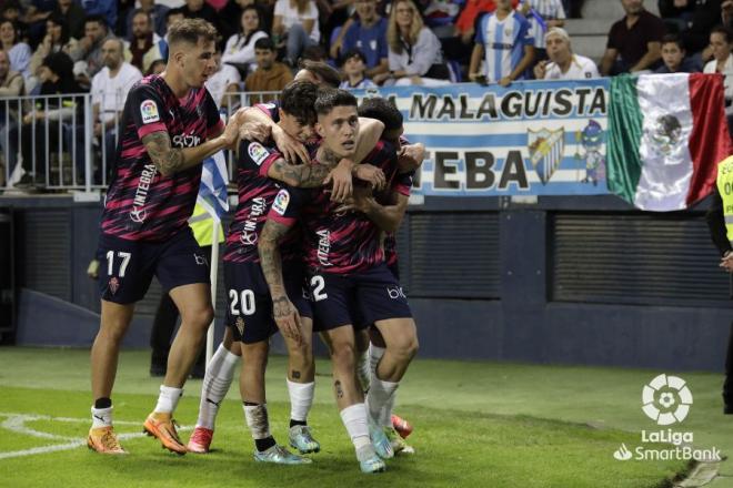 Cristo González celebra su gol en el Málaga-Sporting (Foto: LaLiga).