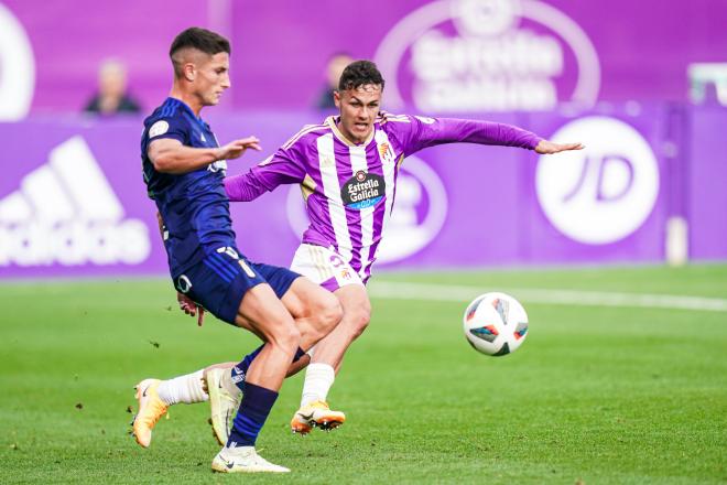 Íker Pérez, ante el Vetusta en los Anexos (Foto: Real Valladolid).