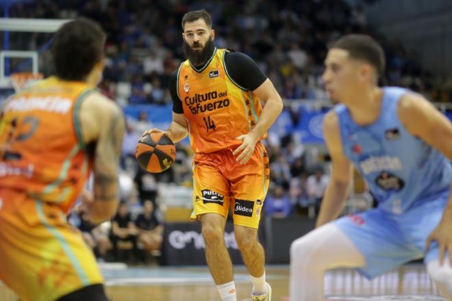Saber sufrir para acabar la semana ganando con ocho triples seguidos de Dubi (83-88)