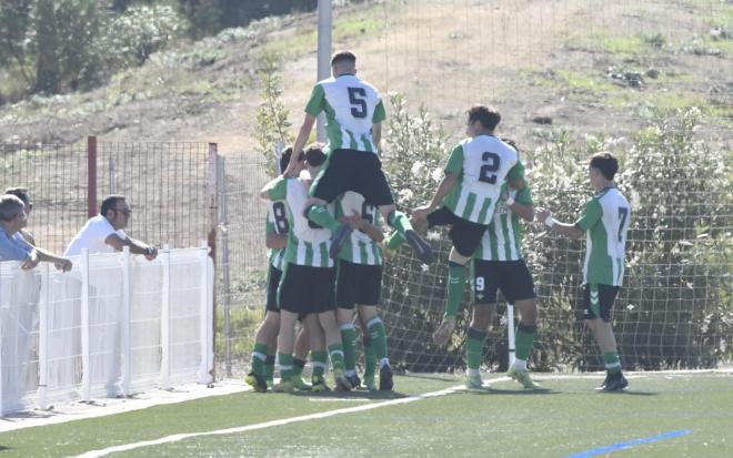 Imagen del derbi de juveniles disputado este domingo (Foto: Kiko Hurtado).