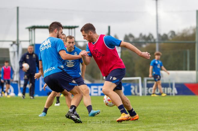 Adrián Lapeña, Rubén Díez e Ibai Gómez en un entrenamiento del Deportivo (Foto: RCD)