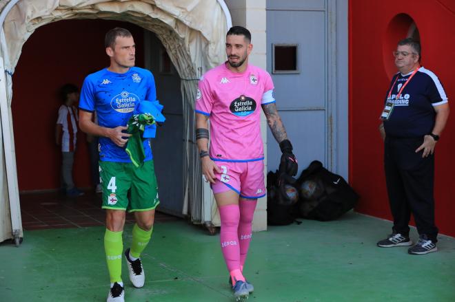 Ian Mackay y Álex Bergantiños antes del partido entre el Deportivo y el Algeciras (Foto: RCD)