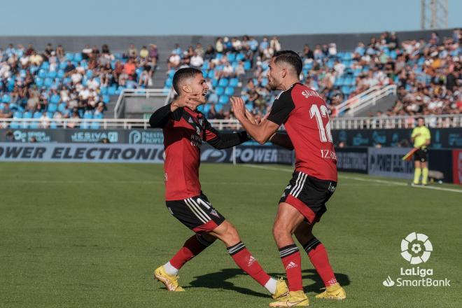 La celebración del canterano del Deportivo en el gol del Mirandés ante el Ibiza (Foto: LaLiga)