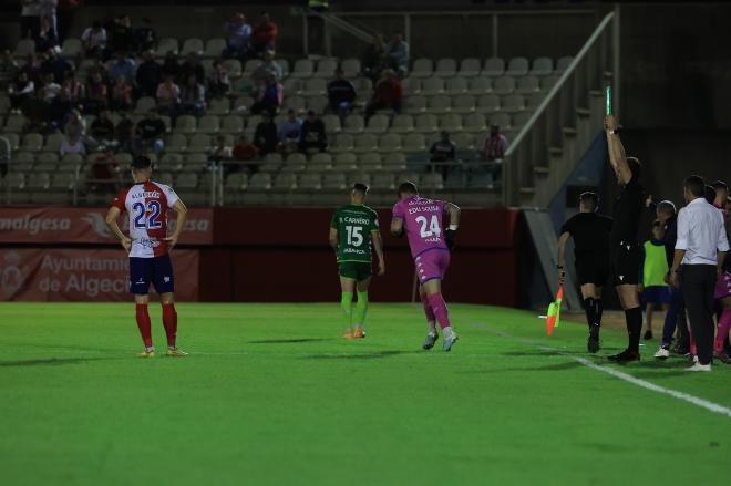 Edu Sousa entrando en Algeciras tras la lesión de Ian Mackay (Foto: RCD)