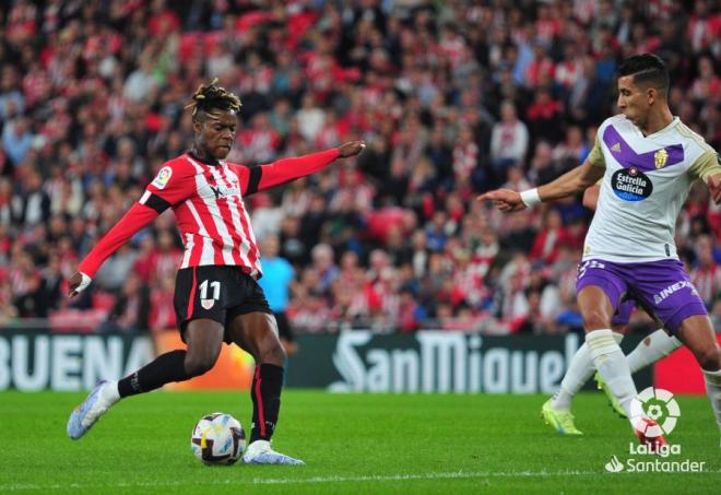 Disparo de Nico Williams en el Athletic-Valladolid (Foto: LaLiga).