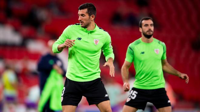 Dani Vivian y Lekue calientan antes del partido (Foto: Athletic Club).