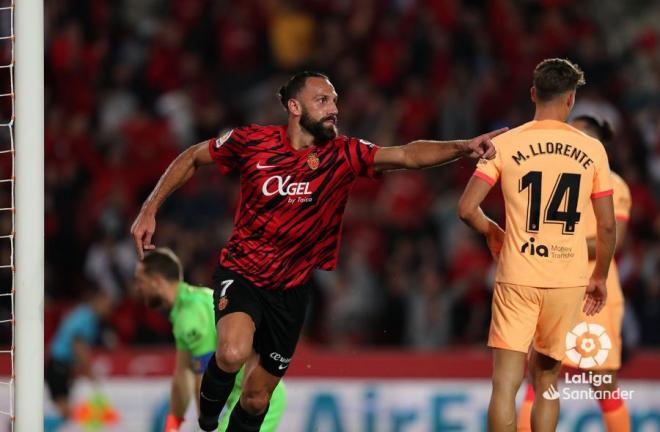 Vedat Muriqi celebra su gol en el Mallorca-Atlético.
