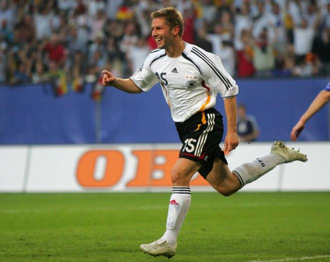 Thomas Hitzlsperger, durante un partido con Alemania (Foto: Cordon Press).