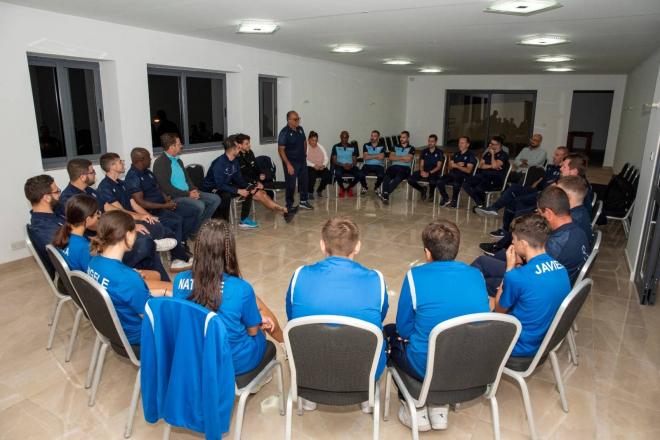 La Academia VCF viaja a Malta para contribuir en el crecimiento del Mellieha SC (Foto: Valencia CF)