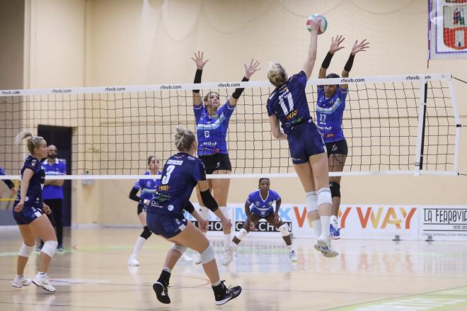 Un partido del Cajasol Voley Dos Hermanas.