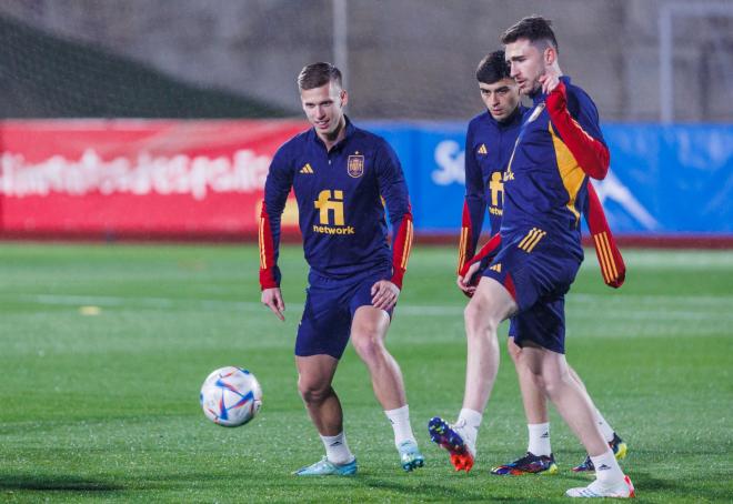 Dani Olmo y Laporte, en el entrenamiento de la selección española (Foto: SeFutbol).