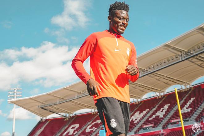 Idrissu Baba, en un entrenamiento con el Mallorca (Foto: RCDM).