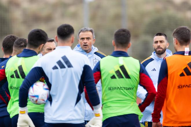 Luis Enrique, durante un entrenamiento de la Selección de España antes de Qatar (Foto: RFEF).