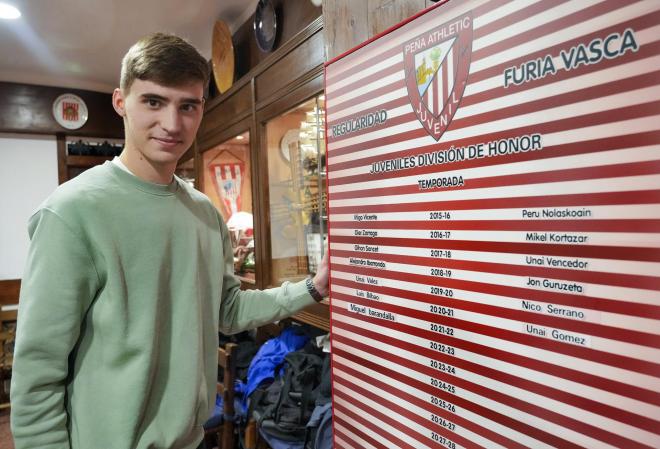 Miguel Barandalla se inscribe en el Premio de la Peña Juvenil del Athletic Club.