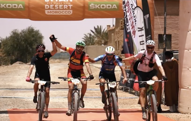 Ciclistas en la Titan Desert Morocco.