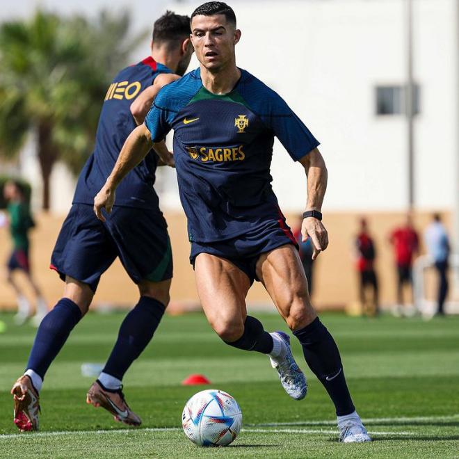 Cristiano Ronaldo en un entrenamiento con Portugal (Foto: @cristiano).)
