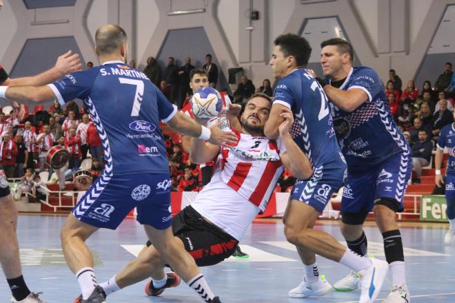 El Fertiberia pierde un punto en el minuto 60 pero sigue líder