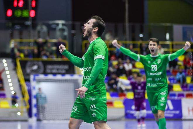 Cobarro, autor de dos goles ante el Santa Coloma.