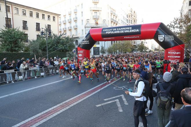 La 12ª Volta a Peu de les Falles cierra el Circuito de Carreras Populares de València 2022