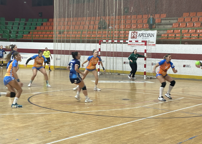 Victoria muy trabajada del Balonmano Mislata ante Benidorm (29-26)
