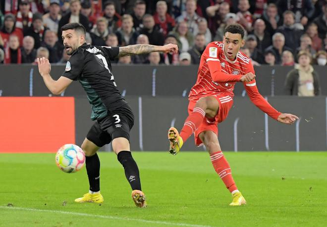 Jamal Musiala en un partido con el Bayern Munich. (Foto: Cordon Press)