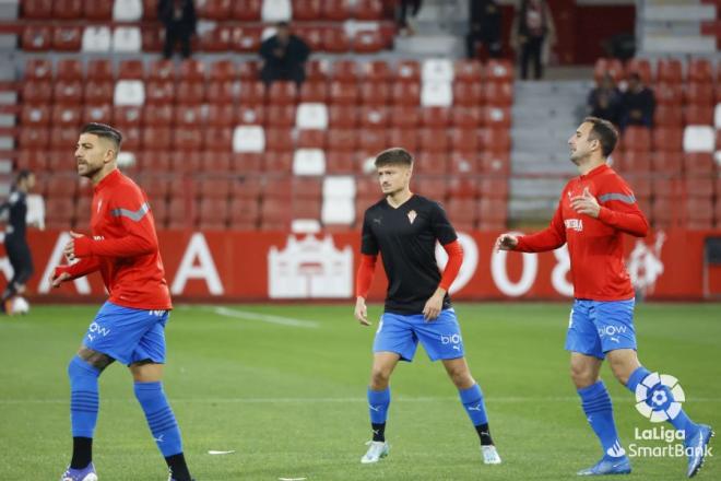 Calentamiento del Sporting frente al CD Leganés (Foto: LaLiga).