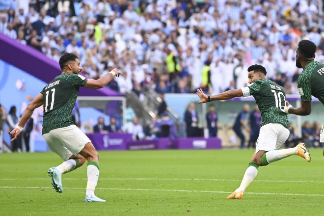 Los jugadores de Arabia Saudí celebran el segundo gol ante Argentina (Foto: Cordonpress)