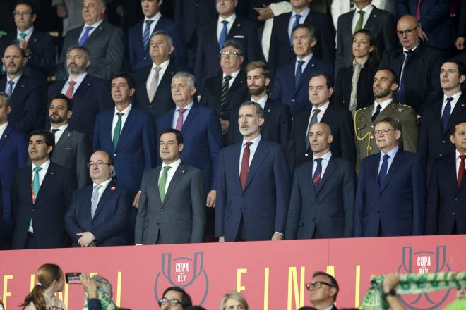 Felipe VI con Luis Rubiales en la final de la Copa del Rey (Foto: Cordon Press).