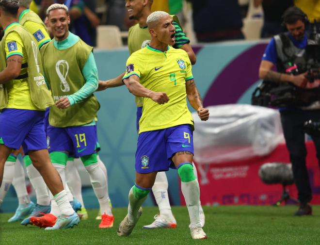 Richarlison celebra su gol con Brasil en el Mundial de Qatar (Foto: Cordon Press).