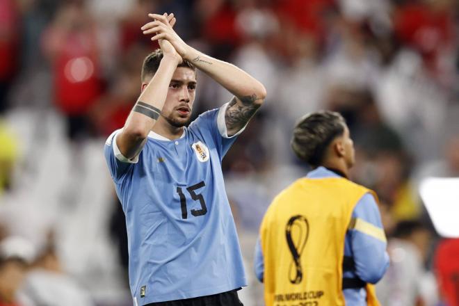 Fede Valverde aplaude tras el Uruguay-Corea del Sur (Foto: Cordon Press).