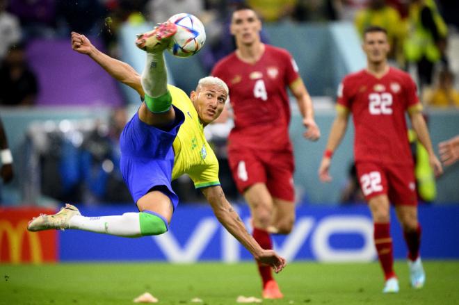 Richarlison marca uno de los goles del Mundial de Qatar con Brasil (Foto: EFE).