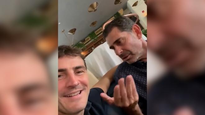 Hierro le dice a Iker Casillas lo que piensa de su TikTok.