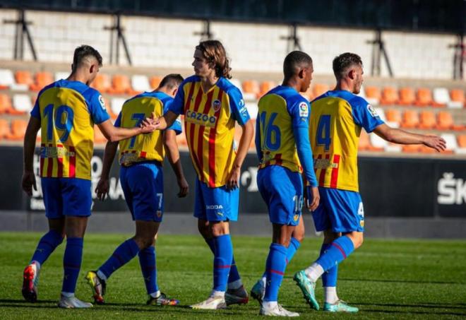 El VCF Juvenil ya tuvo peso en el primer equipo en el Valencia CF - Leeds sub 21 (Foto: Valencia CF).