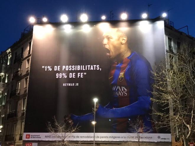 Lona publicitaria de Neymar a que replica la de Alexia Putellas.