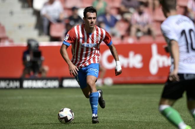 Pedro Díaz, durante un partido con el Sporting (Foto: RSG).