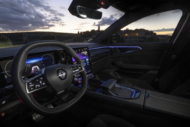 Renault integra Waze en su sistema multimedia para que no te pierdas.