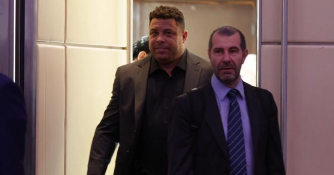 Ronaldo y Espinar en la Asamblea de LaLiga en Dubái.