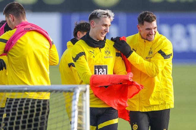 Meunier, con el Borussia Dortmund tras volver de Qatar (Foto: Cordon Press).