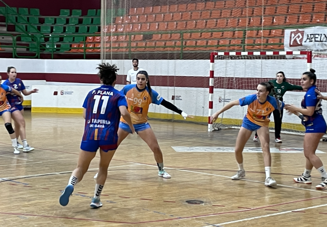 Victoria del Mislata ante el Gavà y campeonas de invierno (27-18)
