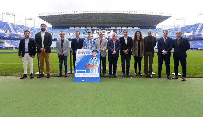 Cristian, directivos del Málaga y autoridades, en el acto de presentación del Campus 2023 (Foto: