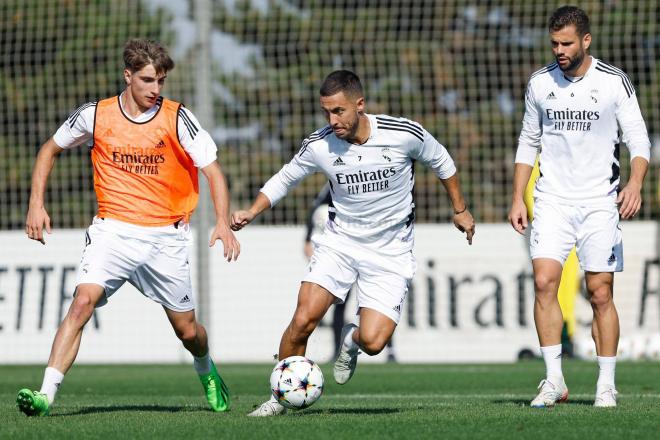 César Palacios y Eden Hazard, en un entrenamiento del Real Madrid (Foto: RMCF).