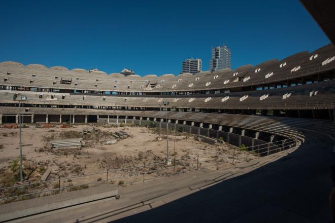 Nou Mestalla vacío