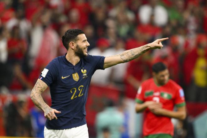 Theo Hernández celebra su gol en el Francia-Marruecos del Mundial de Qatar (FOTO: Cordón Press).
