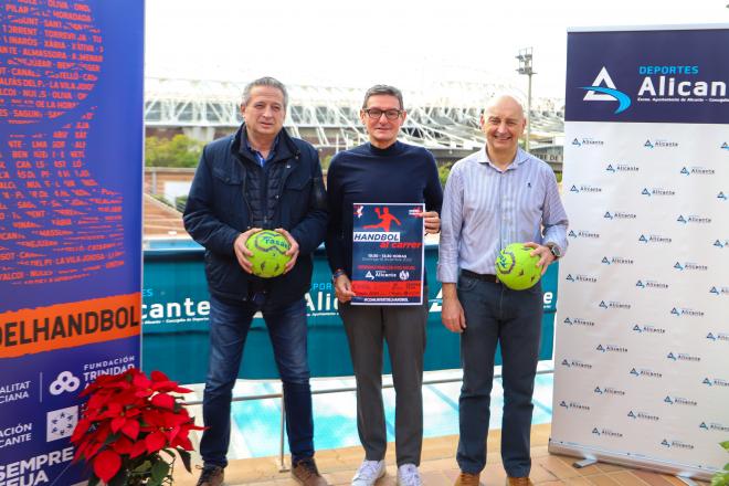 El balonmano sale a la calle en Alicante