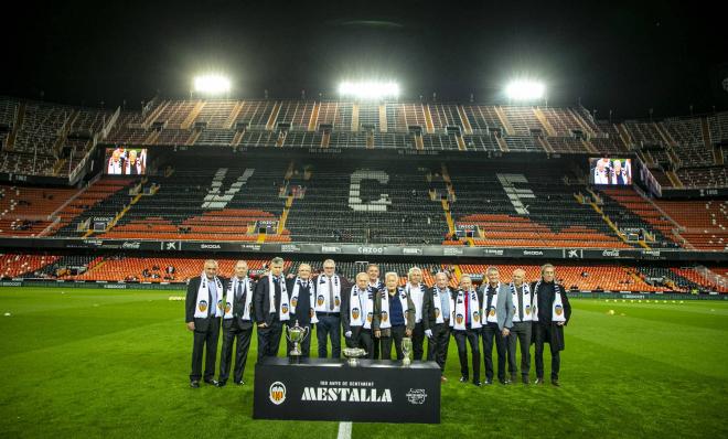 Las leyendas del Valencia CF y del Nottingham se reencuentran en Mestalla (Foto: VCF)