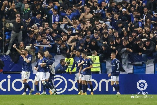 Celebración del gol de Borja Bastón en el derbi Real Oviedo-Sporting (Foto: LaLiga).