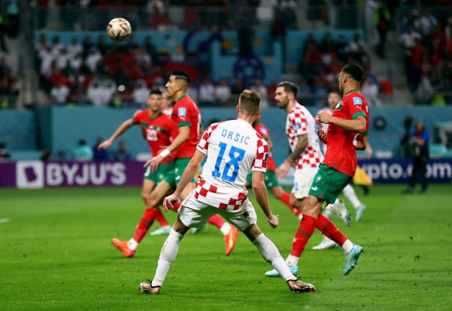 Orsic marcando el gol de la victoria en el Croacia-Marruecos (Foto: Cordon Press).