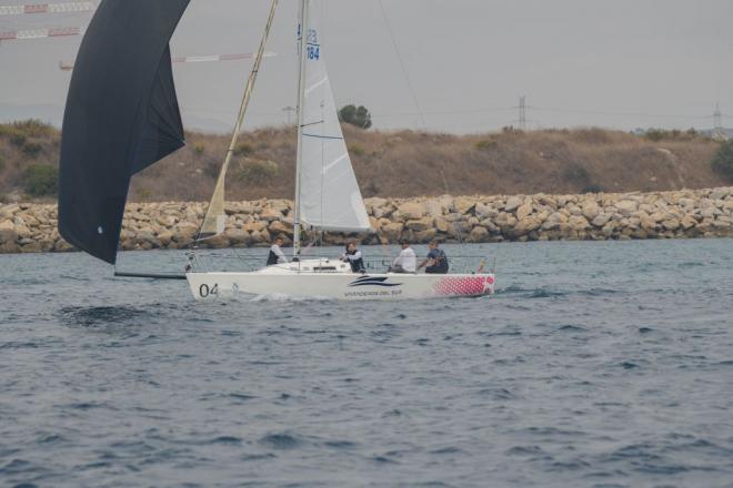 El monotipo ‘Península’ renueva título en el Circuito Alcaidesa Marina de J/80.